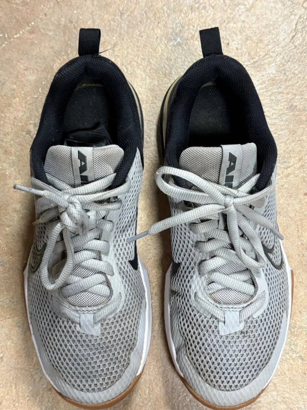 EXCELLENT Nike Air Max Alpha Trainer 6 Gym Shoes Mens Smoke Grey Black 9